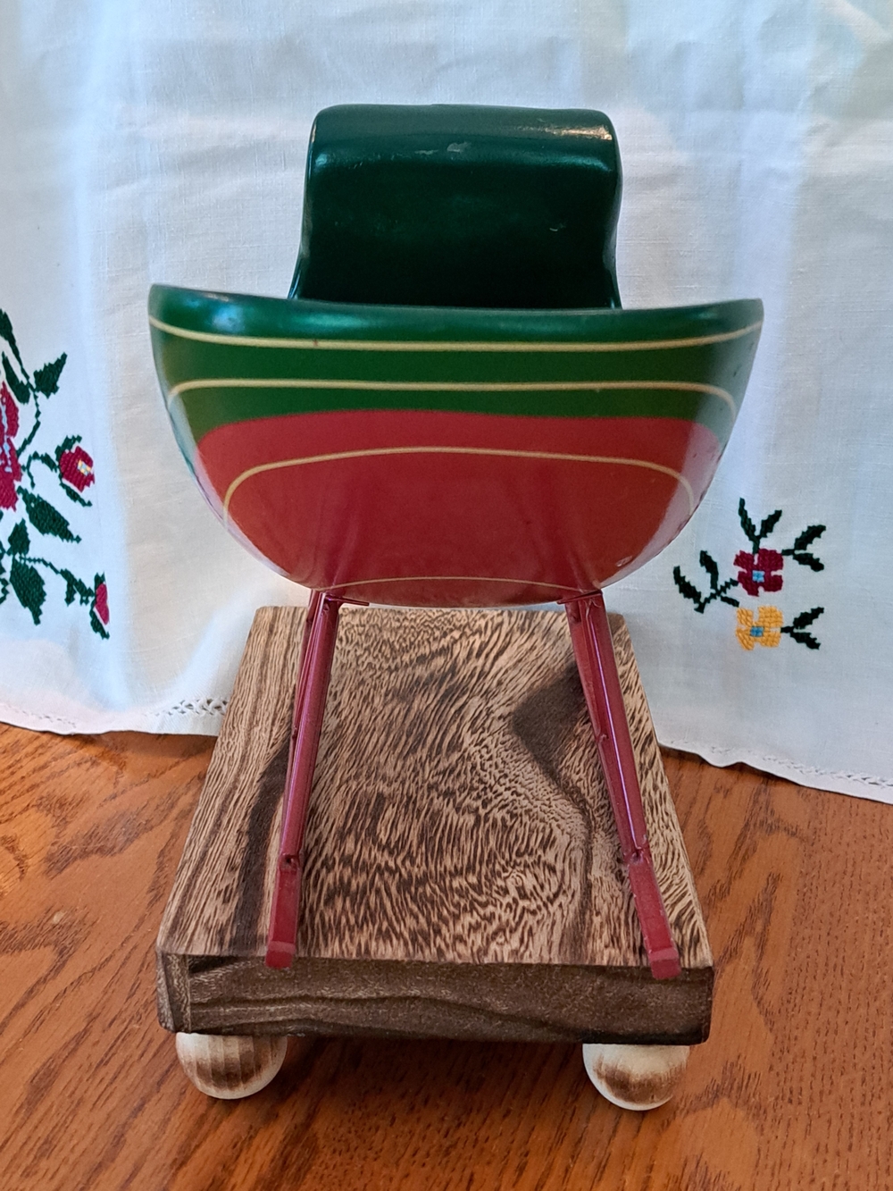 Vintage Tele Flora Green and Red Decorative Sleigh - Picture 6 of 8